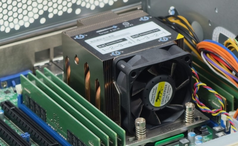 工控機 vs 服務器：為什么關鍵業務必須用“貴”的硬件？ | 廣州華頡科技